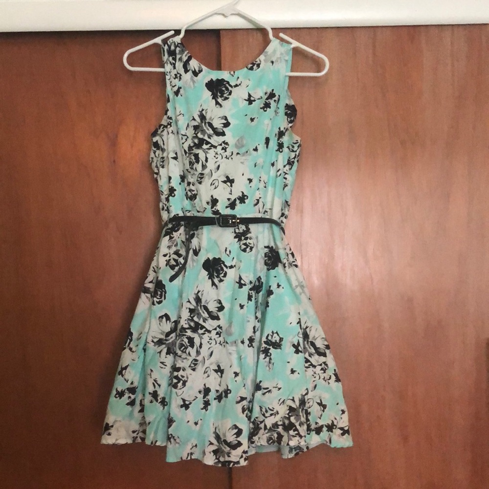 Beautiful spring time tween dress!